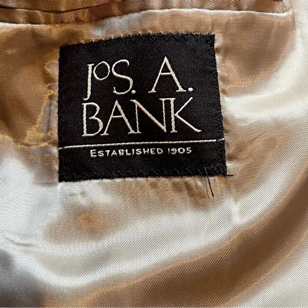 Jos A. Bank Men's Silk and Wool Sport Coat Olive W/ blue and tan stripe Size 40R